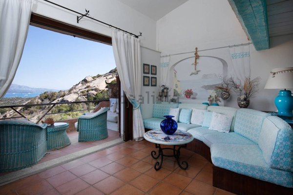 appartamento in vendita ad Olbia in zona Rudalza