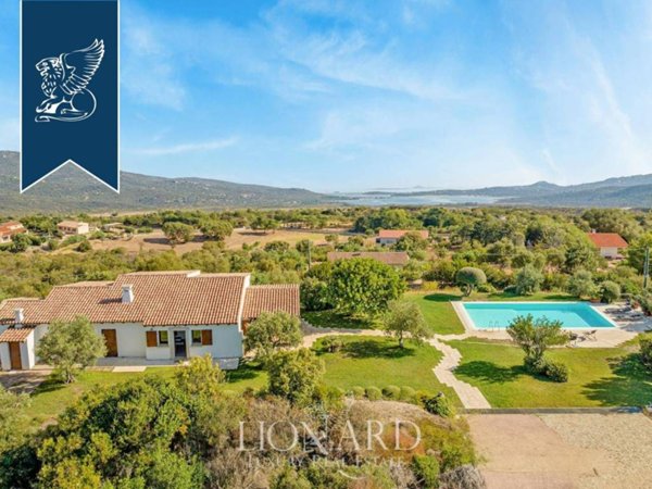 casa indipendente in vendita ad Olbia in zona Cugnana