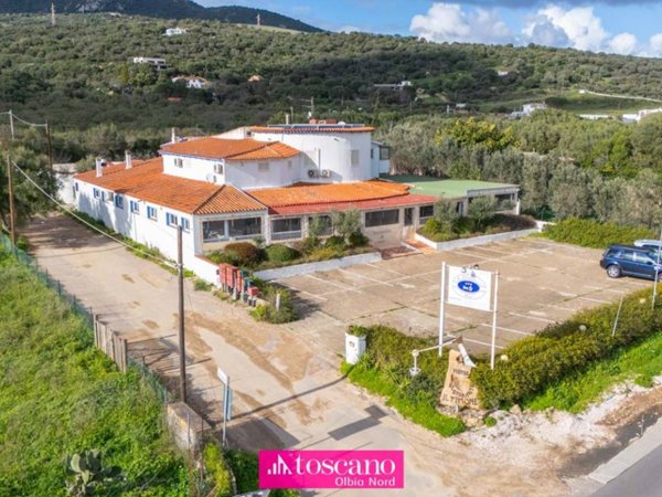 intera palazzina in vendita ad Olbia in zona Cugnana