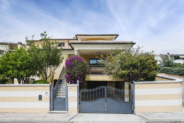 casa indipendente in vendita ad Olbia