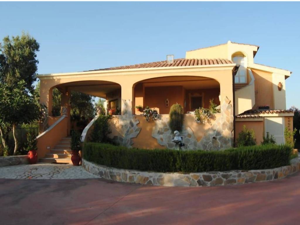casa indipendente in vendita ad Olbia in zona Putzolu