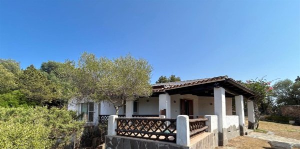 casa indipendente in vendita ad Olbia in zona Porto Istana