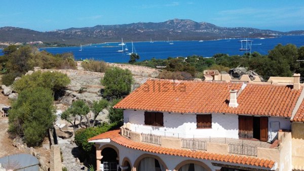 casa indipendente in vendita ad Olbia in zona Rudalza