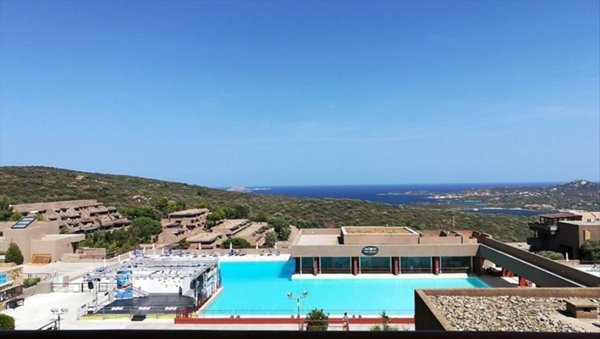 appartamento in vendita ad Olbia in zona Cugnana