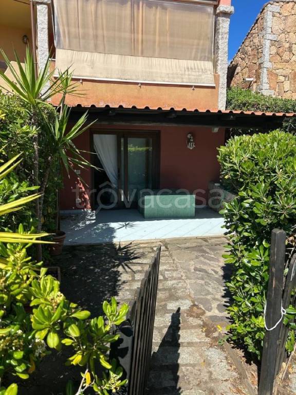 appartamento in vendita ad Olbia in zona Pittulongu
