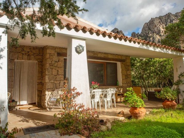 casa indipendente in vendita ad Olbia in zona San Pantaleo