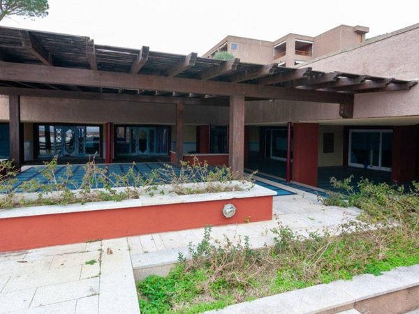 locale commerciale in vendita ad Olbia in zona Cugnana