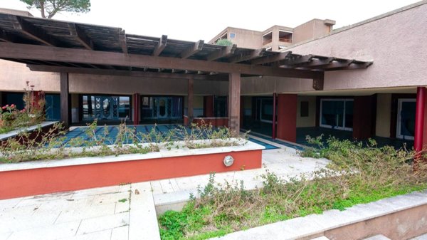 locale commerciale in vendita ad Olbia in zona Cugnana