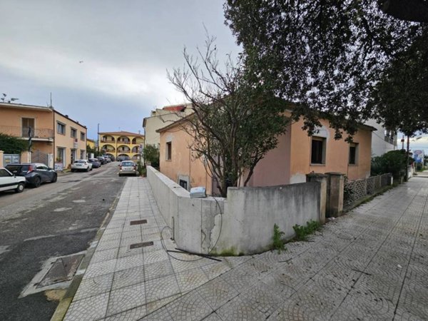 casa indipendente in vendita ad Olbia in zona Centro Storico