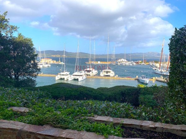 appartamento in vendita ad Olbia in zona Porto Rotondo