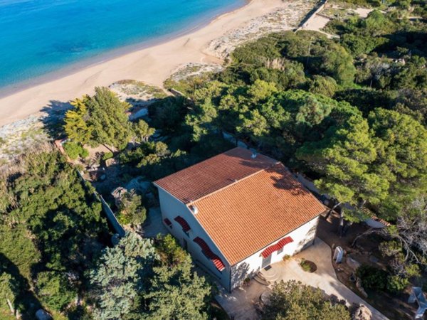 casa indipendente in vendita ad Olbia in zona Bunthe