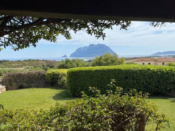 casa indipendente in vendita ad Olbia in zona Porto Istana
