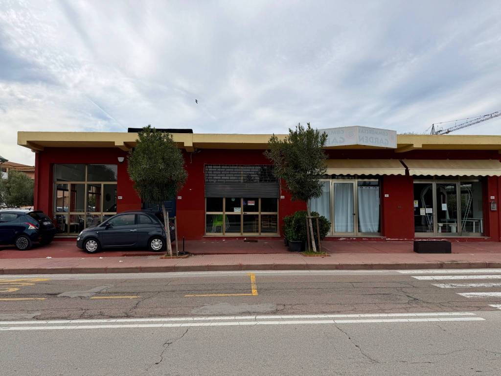 negozio in vendita ad Olbia in zona Aldo Moro