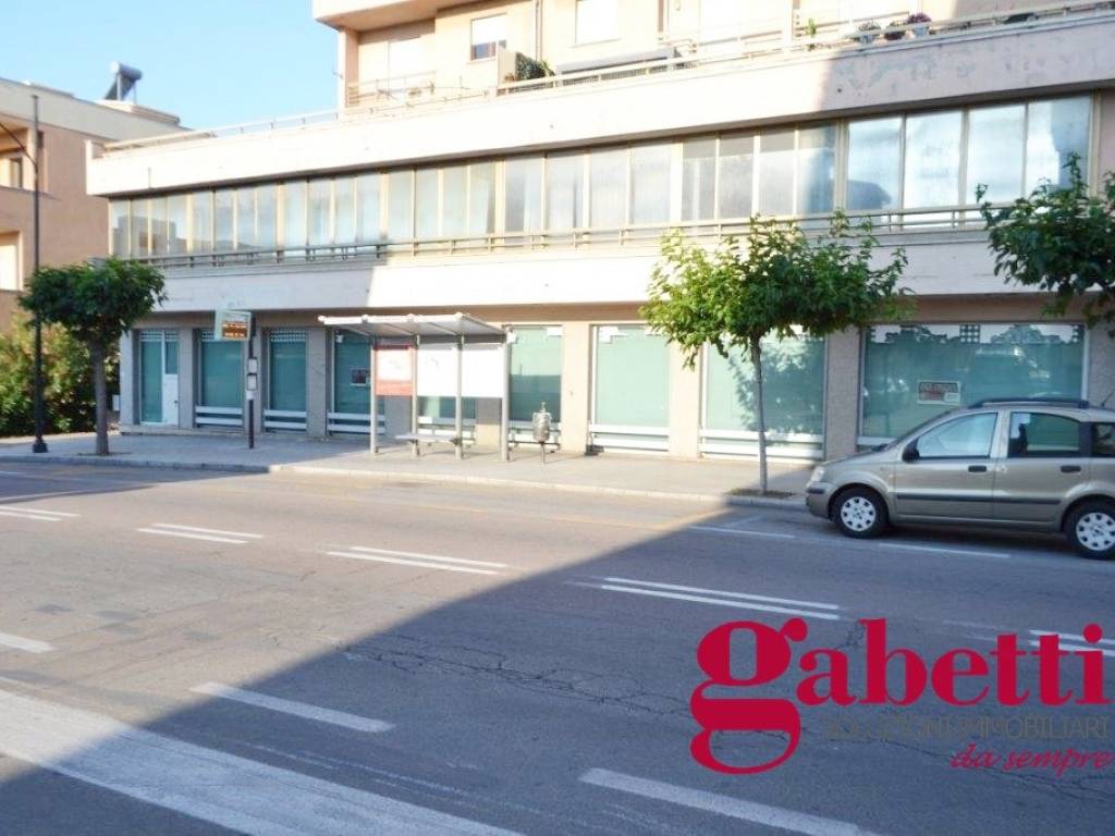 negozio in vendita ad Olbia in zona Aldo Moro