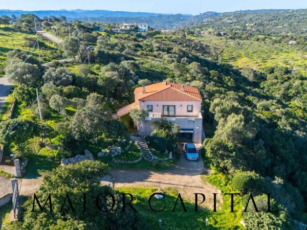 casa indipendente in vendita ad Olbia in zona Putzolu