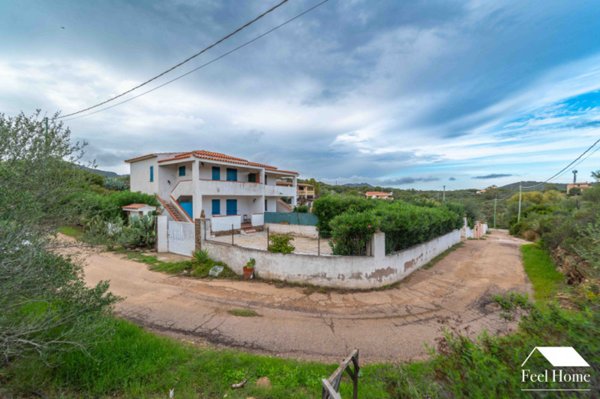 casa indipendente in vendita ad Olbia in zona Bados