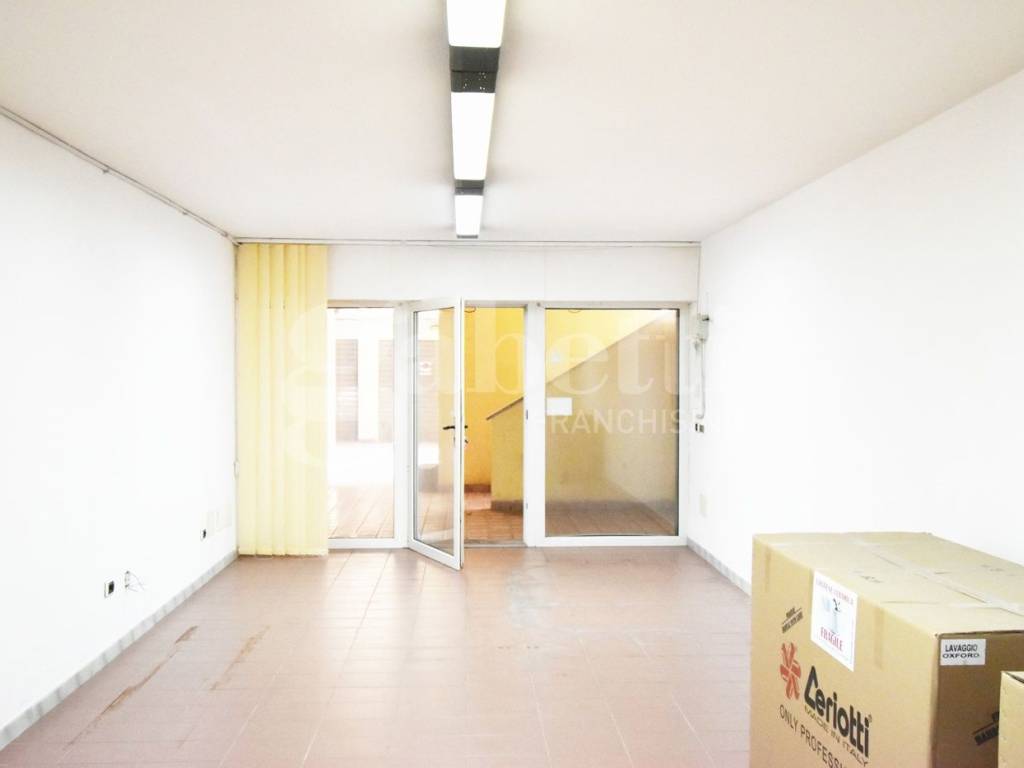 locale di sgombero in vendita ad Olbia in zona Aldo Moro