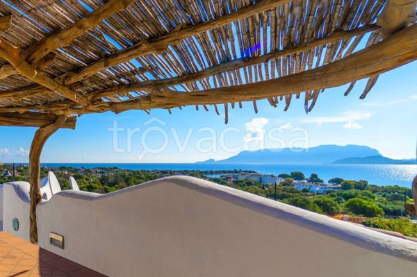 casa indipendente in vendita ad Olbia in zona Pittulongu