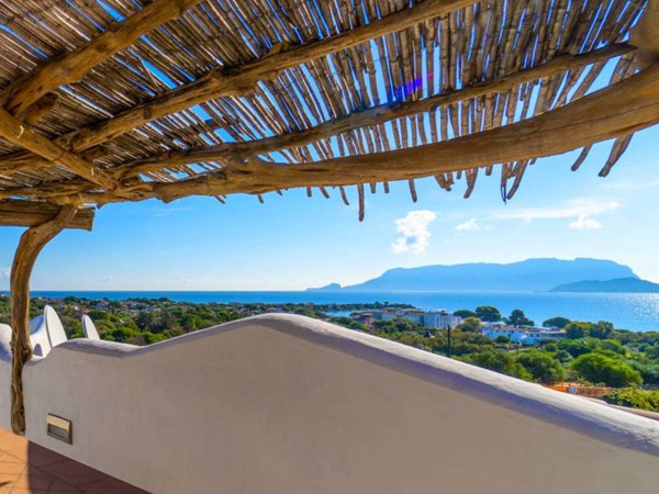 casa indipendente in vendita ad Olbia in zona Pittulongu