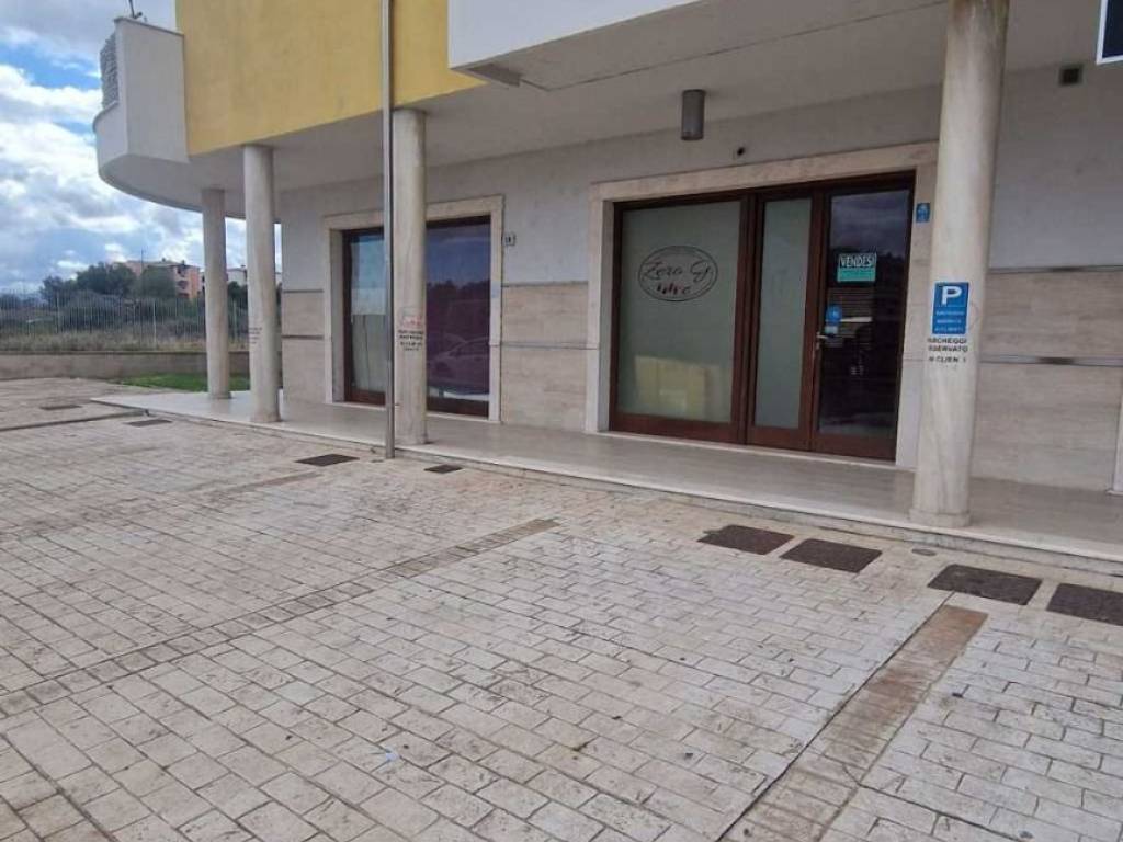 negozio in vendita ad Olbia