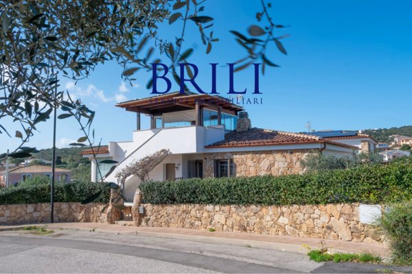casa indipendente in vendita ad Olbia in zona Pittulongu