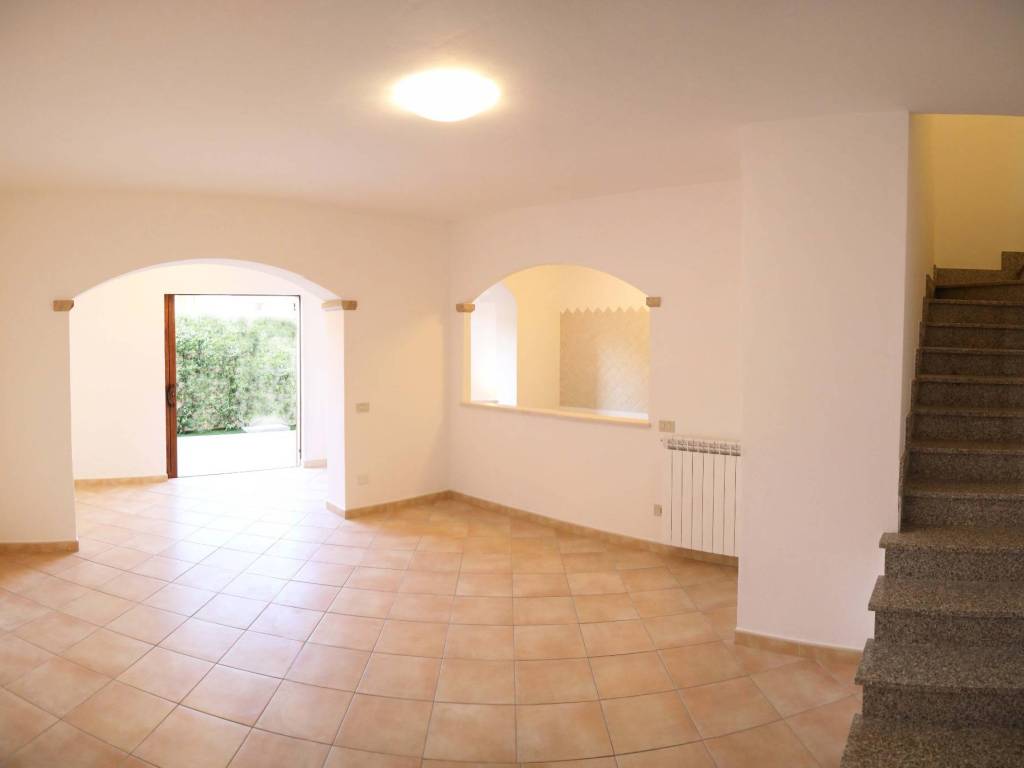 casa indipendente in vendita ad Olbia in zona Barcellona
