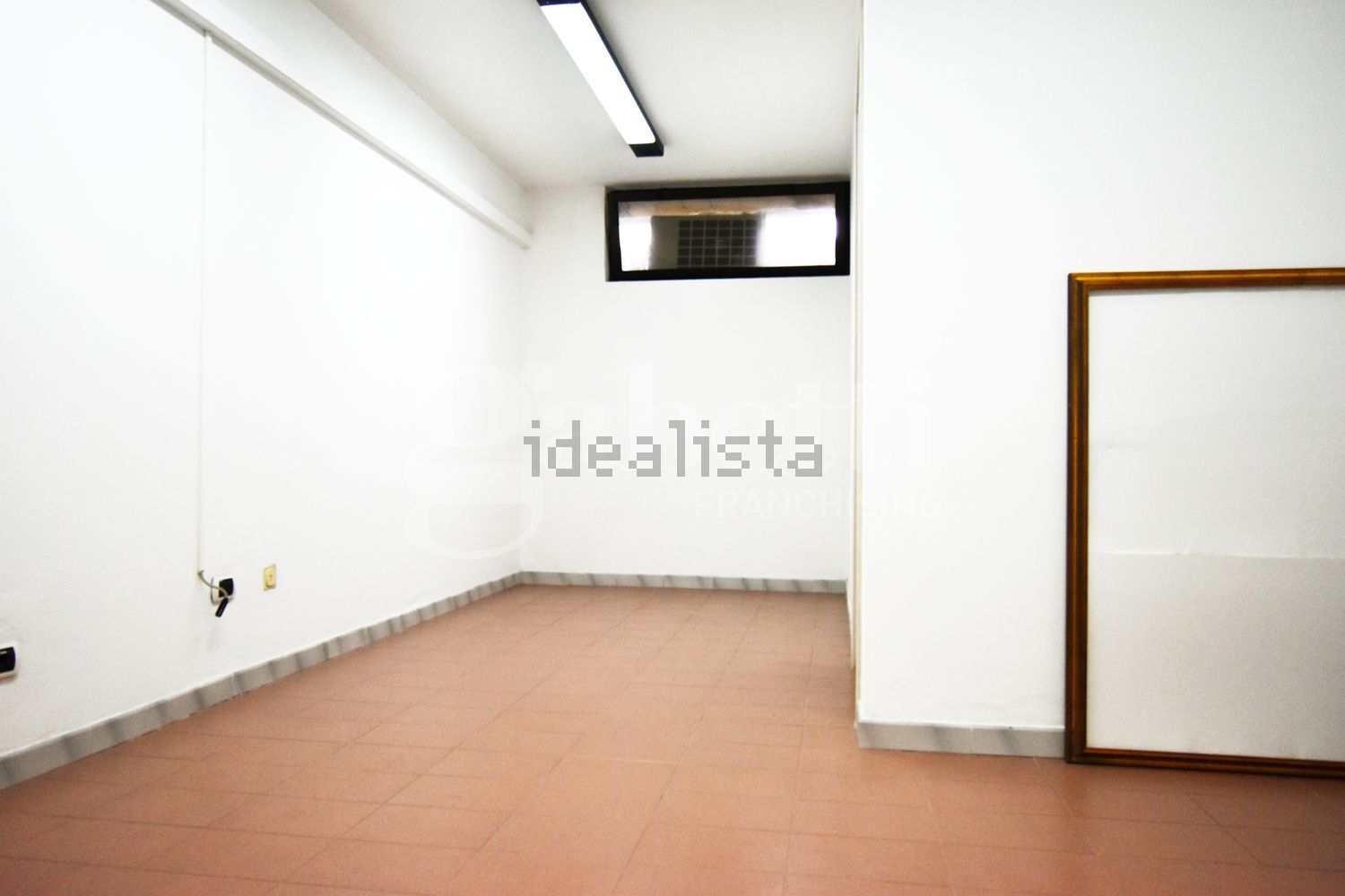 locale di sgombero in vendita ad Olbia in zona Aldo Moro