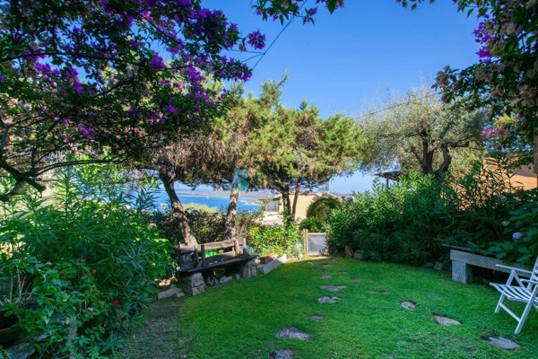 appartamento in vendita ad Olbia in zona Marinella