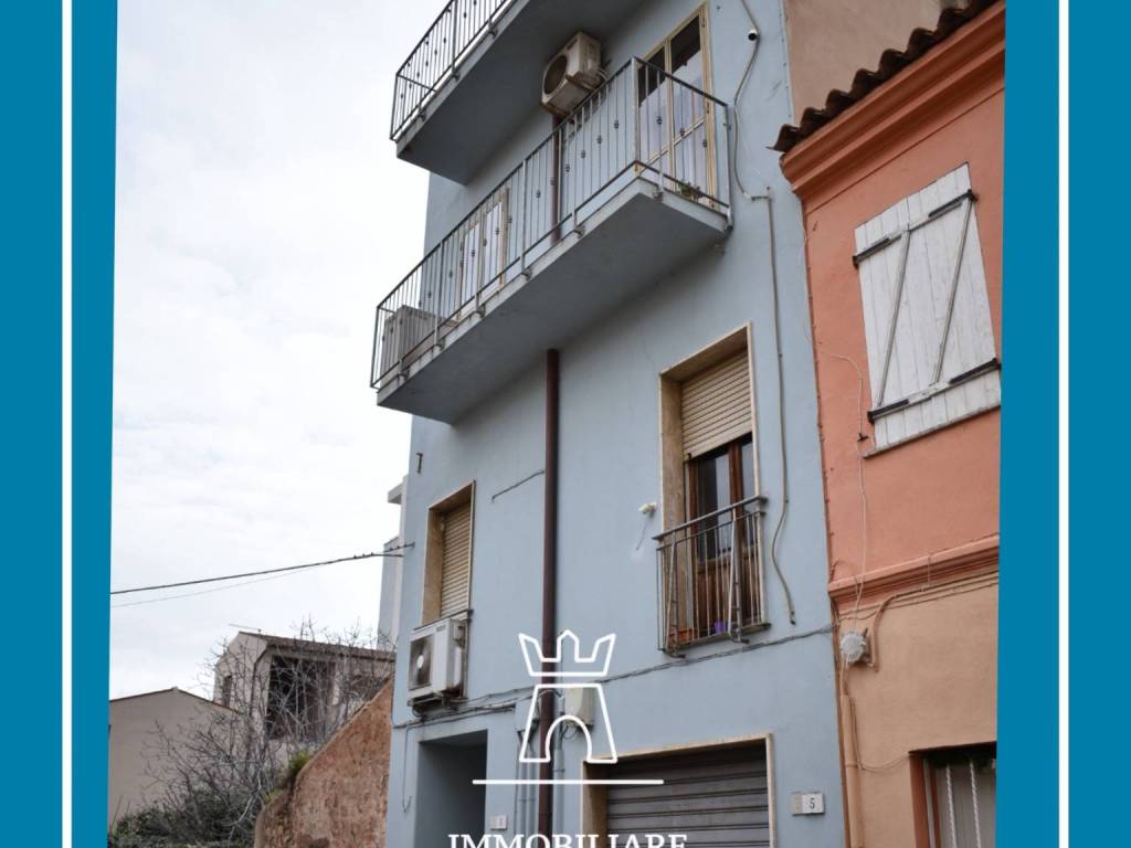 intera palazzina in vendita ad Olbia in zona Centro Storico