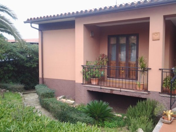 casa indipendente in vendita ad Olbia in zona San Pantaleo