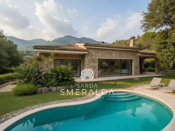 casa indipendente in vendita ad Olbia in zona San Pantaleo