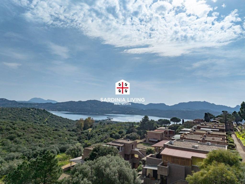 appartamento in vendita ad Olbia in zona Cugnana