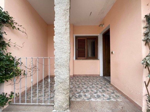 appartamento in vendita ad Olbia in zona Bandinu