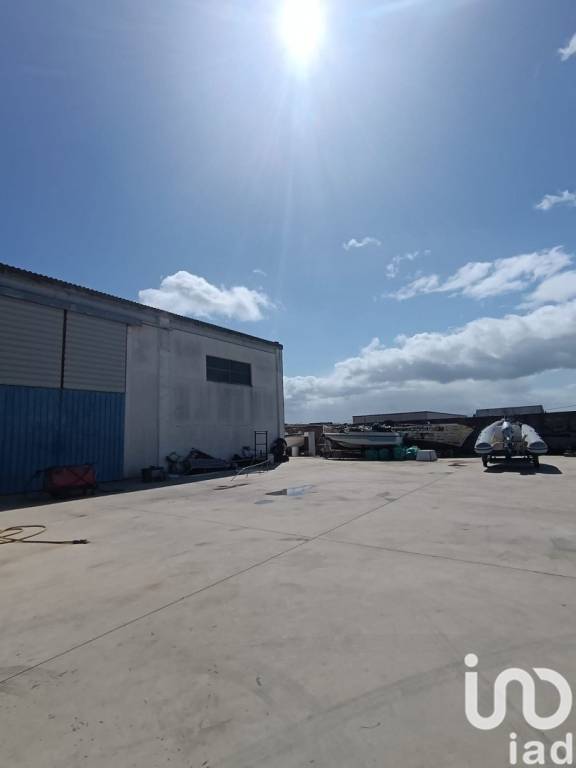 locale commerciale in vendita ad Olbia