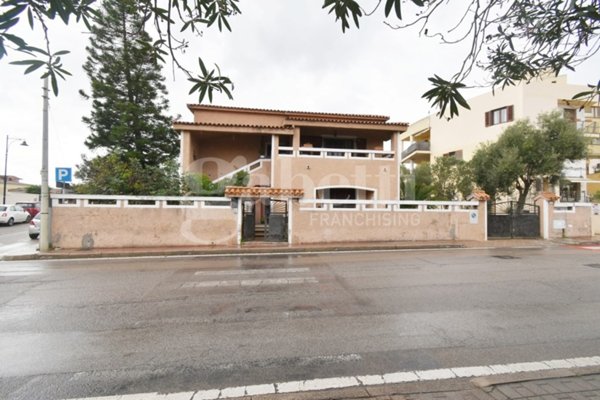 casa indipendente in vendita ad Olbia in zona San Simplicio