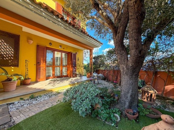 villa in vendita ad Olbia in zona Aldo Moro