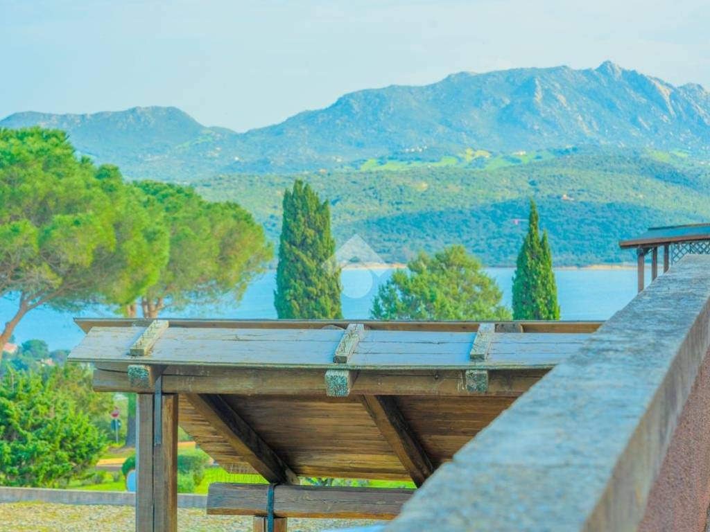 appartamento in vendita ad Olbia in zona Cugnana