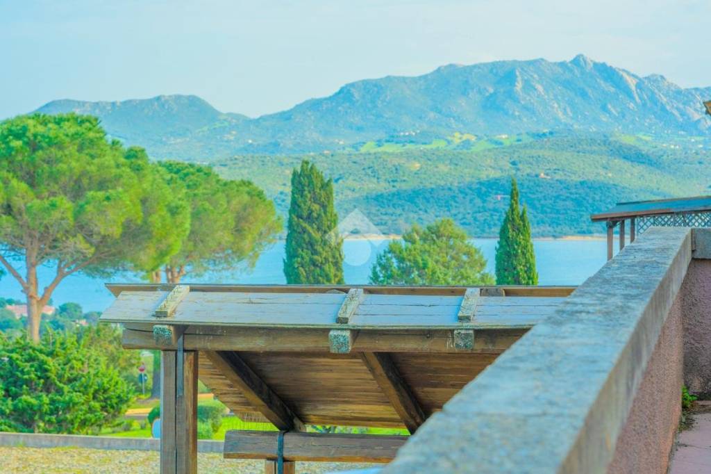 appartamento in vendita ad Olbia in zona Cugnana