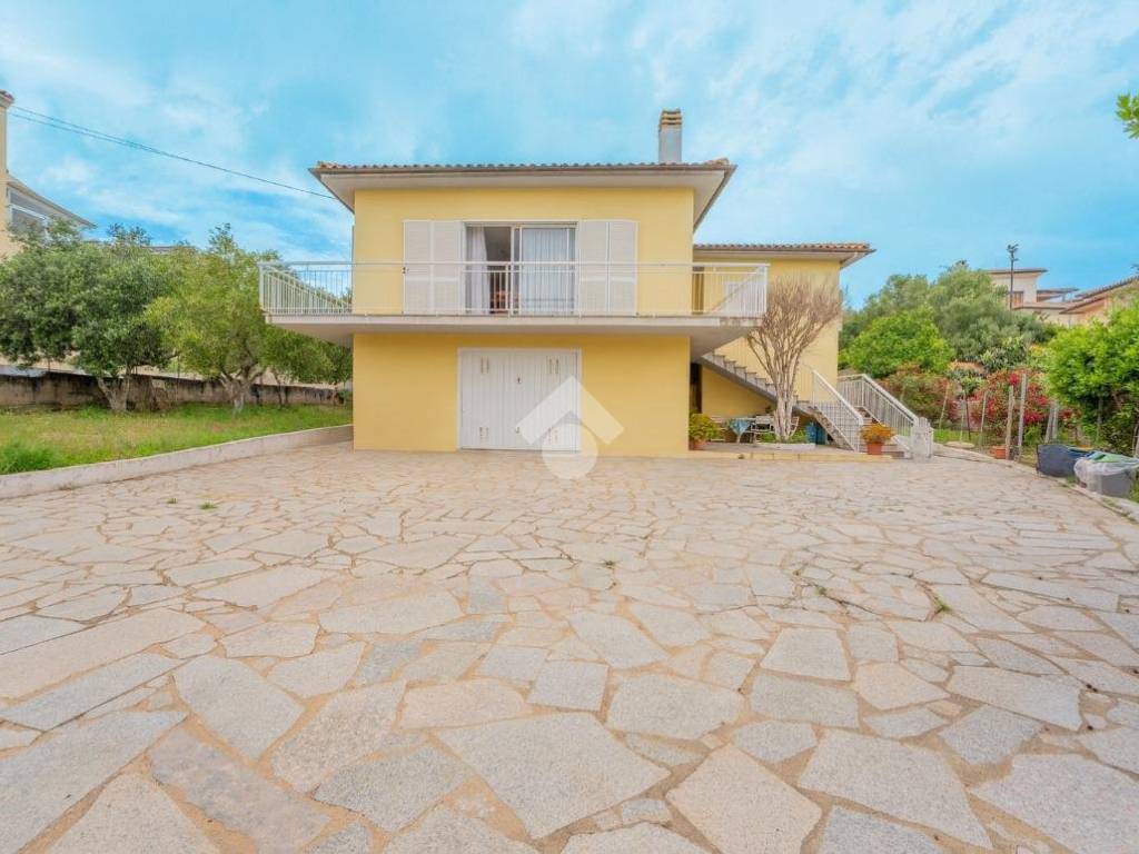 casa indipendente in vendita ad Olbia in zona Aldo Moro