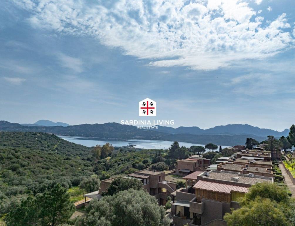 appartamento in vendita ad Olbia in zona Cugnana