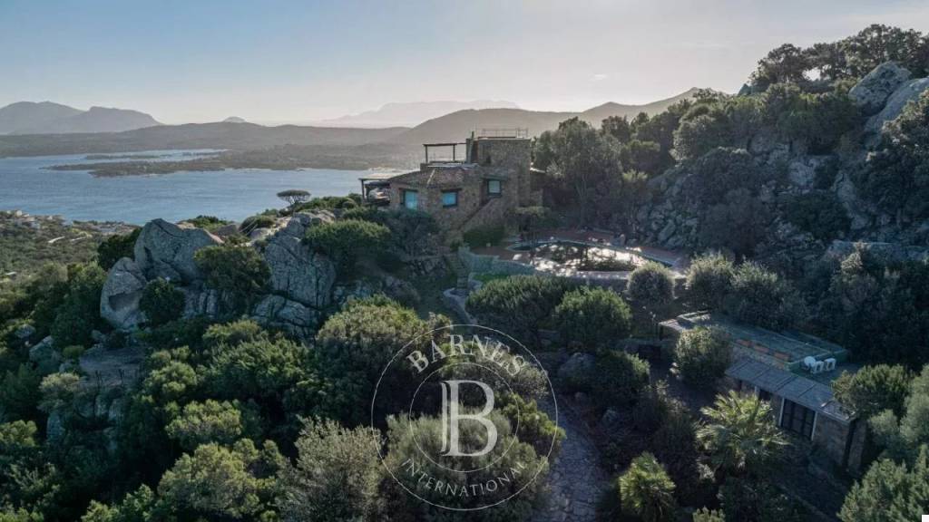 casa indipendente in vendita ad Olbia in zona Golfo di Marinella