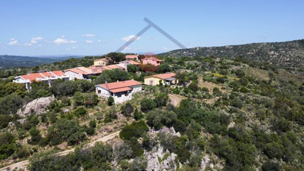 casa indipendente in vendita ad Olbia in zona Sole Ruiu