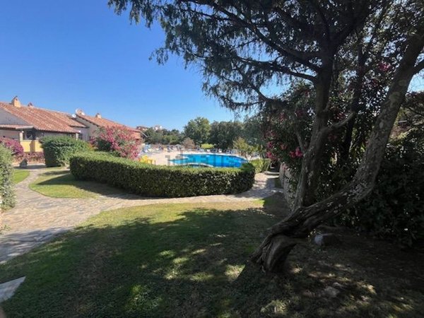 appartamento in vendita ad Olbia in zona Rudalza