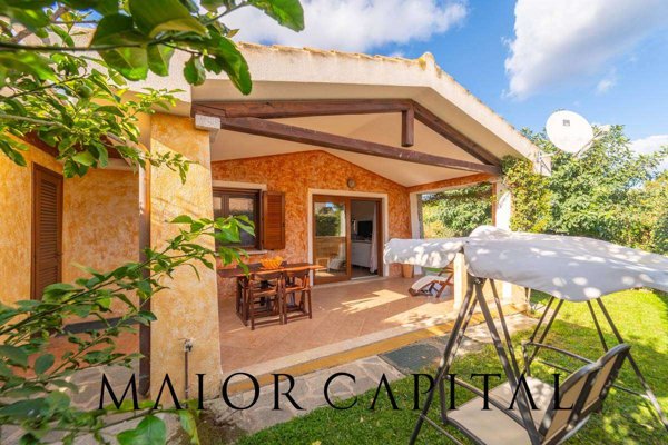casa indipendente in vendita ad Olbia in zona Pittulongu