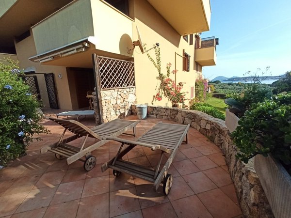 appartamento in vendita ad Olbia in zona Cugnana