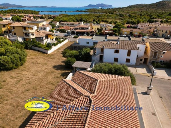 appartamento in vendita ad Olbia in zona Murta Maria
