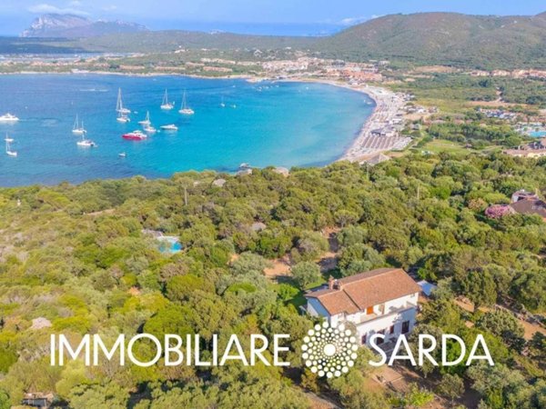 casa indipendente in vendita ad Olbia in zona Marinella