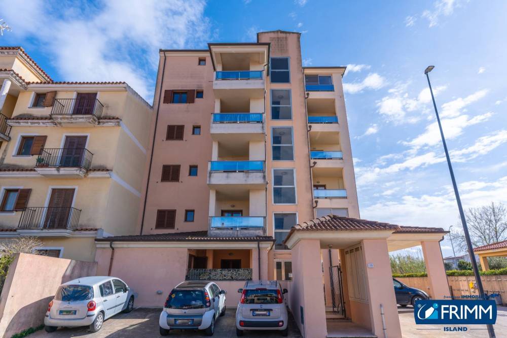 appartamento in vendita ad Olbia in zona Baratta