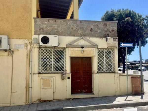 negozio in vendita ad Olbia in zona Centro Storico