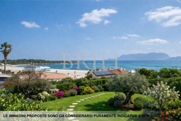 casa indipendente in vendita ad Olbia in zona Pittulongu